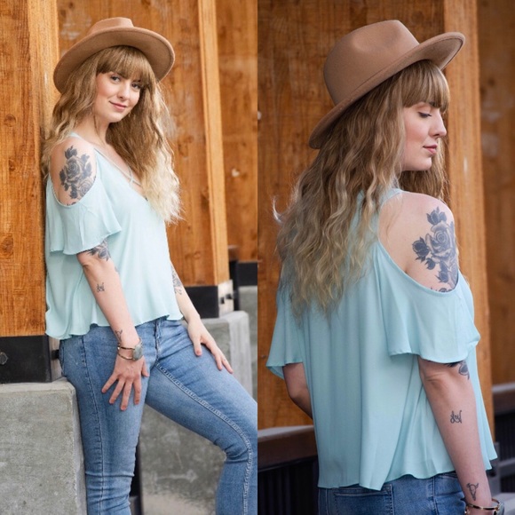Beautiful light mint/pastel blouse - Picture 1 of 3